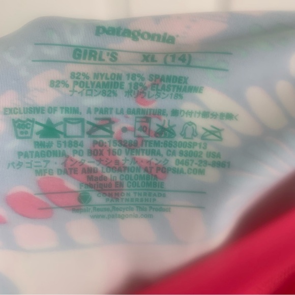 Patagonia Girls Hot Pink With Butterfly Print Swim Top Rashguard Size XL 14 EUC - Picture 6 of 6